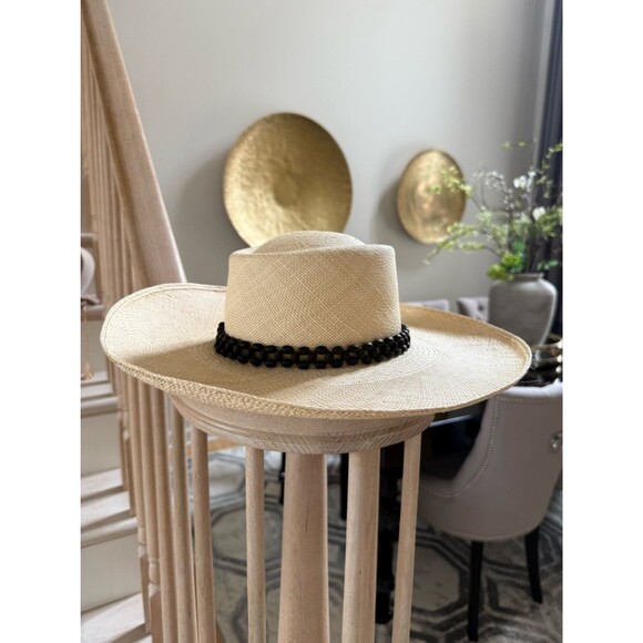 ARTESANO Tulipan Hat in Natural S NWOT main image 8